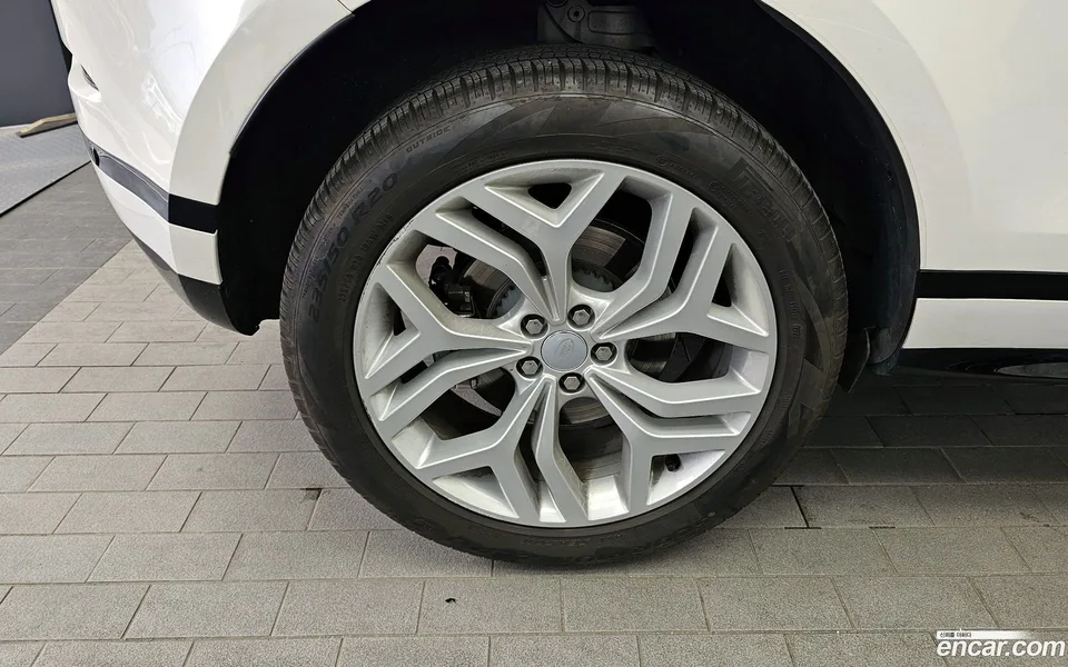 Land Rover Range Rover Evoque P250 R- SE 2023 — thumbnail 2