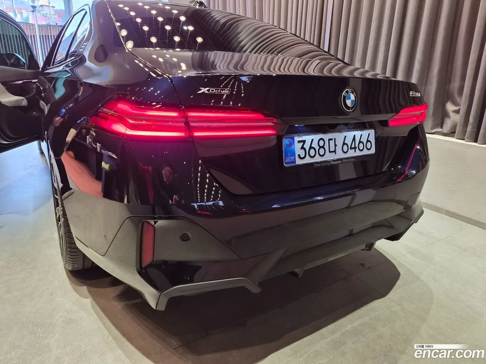 BMW 5 Series 530i xDrive M 2026 — thumbnail 2