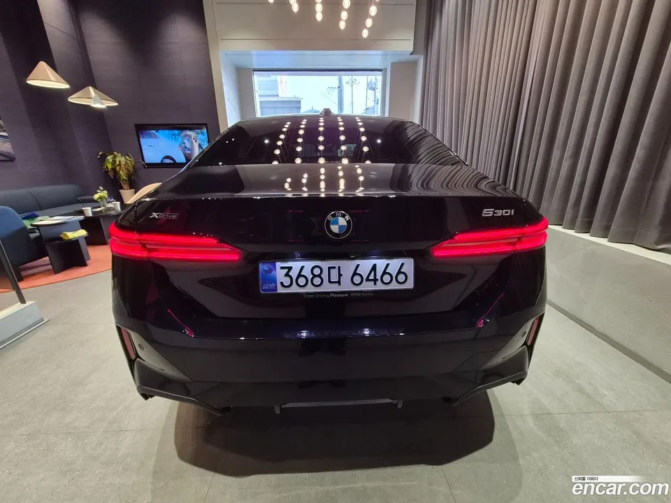 BMW 5 Series 530i xDrive M 2026 — thumbnail 4