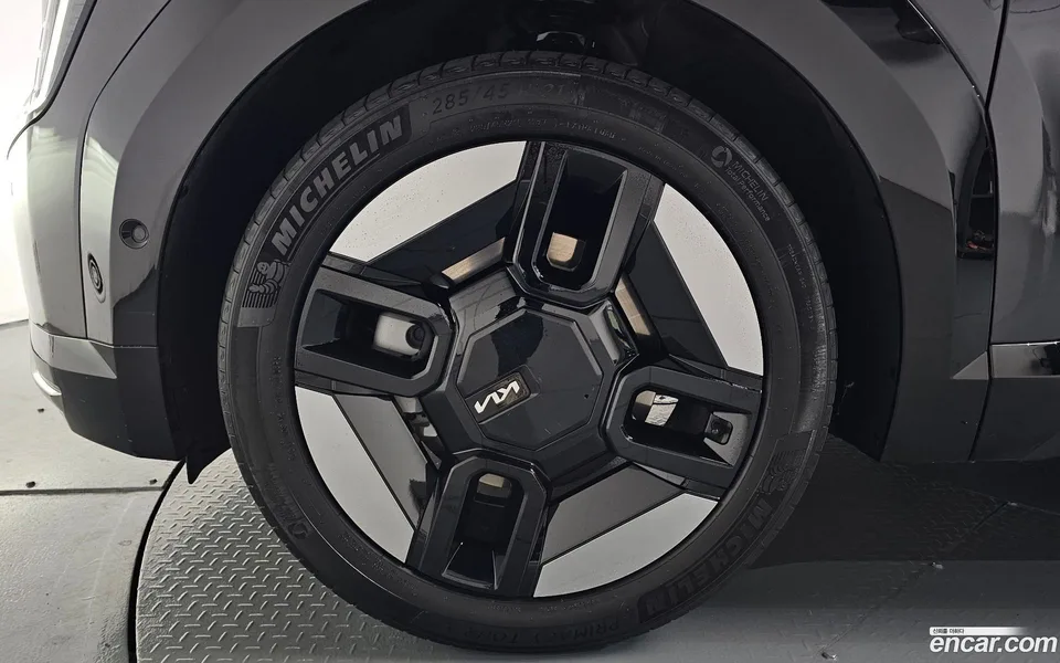 Kia EV9 4WD 2023 — thumbnail 2