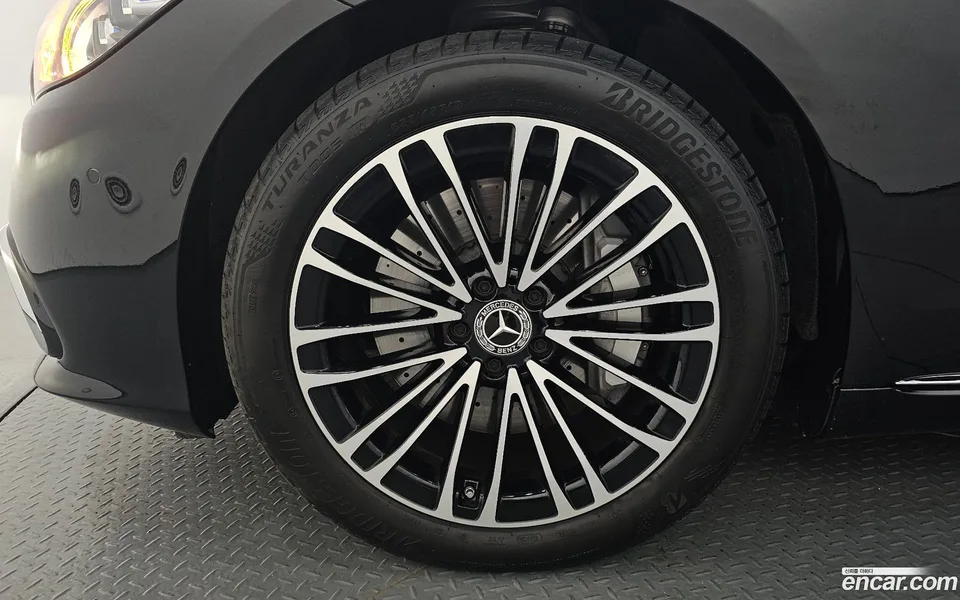 Mercedes-Benz S-Class S350 d 4MATIC 2025 — thumbnail 2