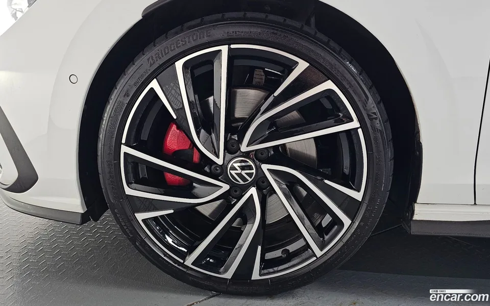 Volkswagen Golf 2.0 GTI 2024 — thumbnail 2