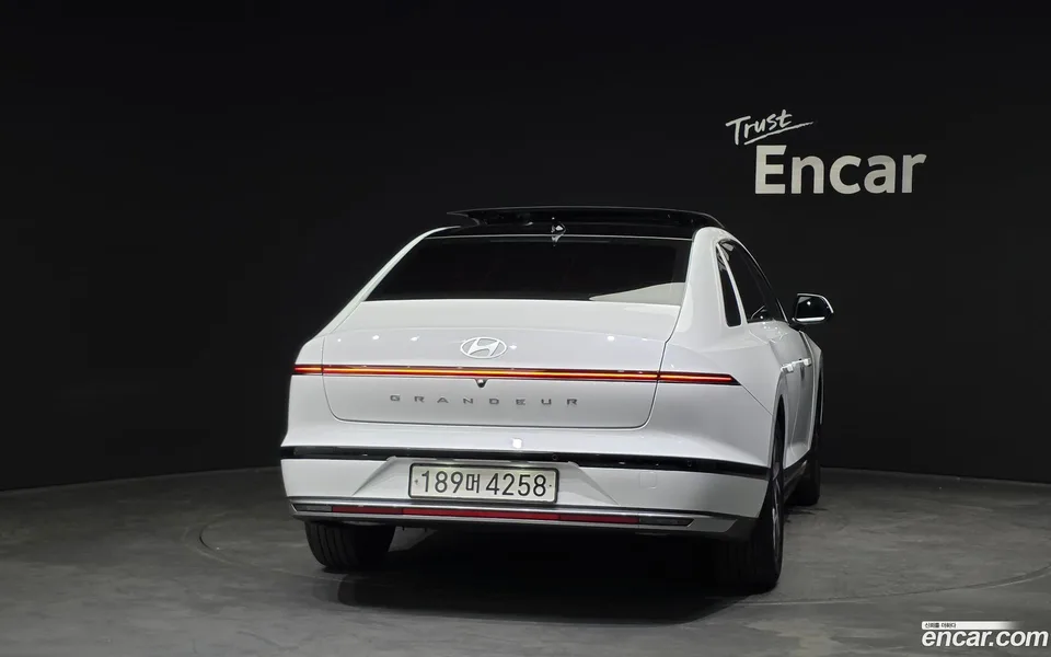 Hyundai Grandeur Hybrid 2023 — thumbnail 4