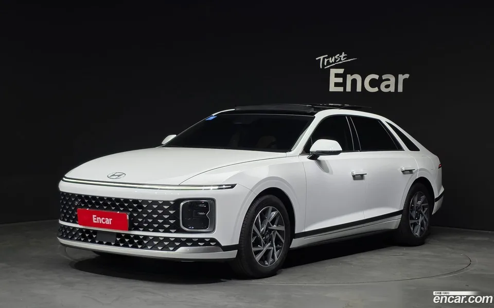 Hyundai Grandeur Hybrid 2023 — photo 1, buy with delivery to Moscow