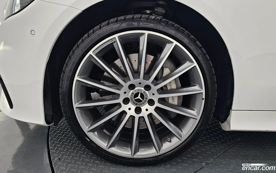 Mercedes-Benz E-Class E450 4MATIC 2023 — thumbnail 2