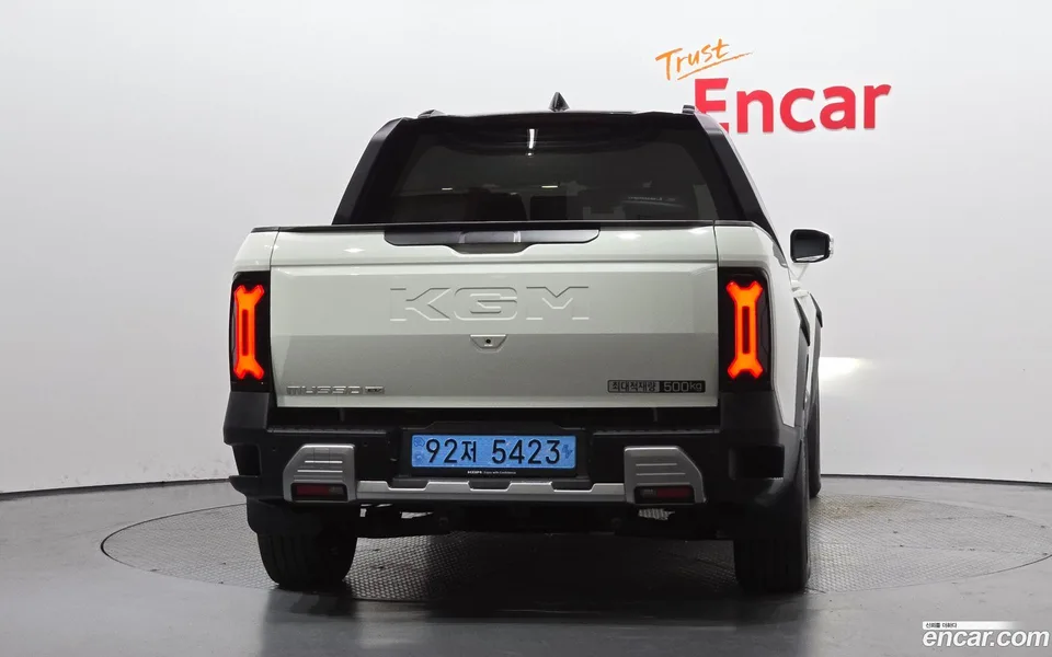 KG Mobility Musso EV MX 2025 — thumbnail 4
