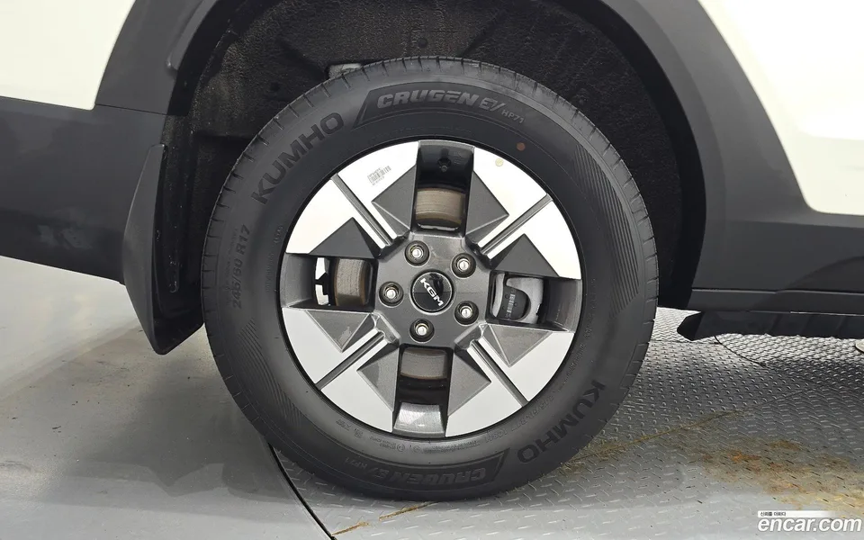 KG Mobility Musso EV MX 2025 — thumbnail 5