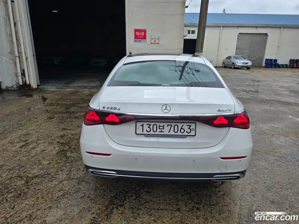 Mercedes-Benz E-Class E220d 4MATIC 2024 — thumbnail 4
