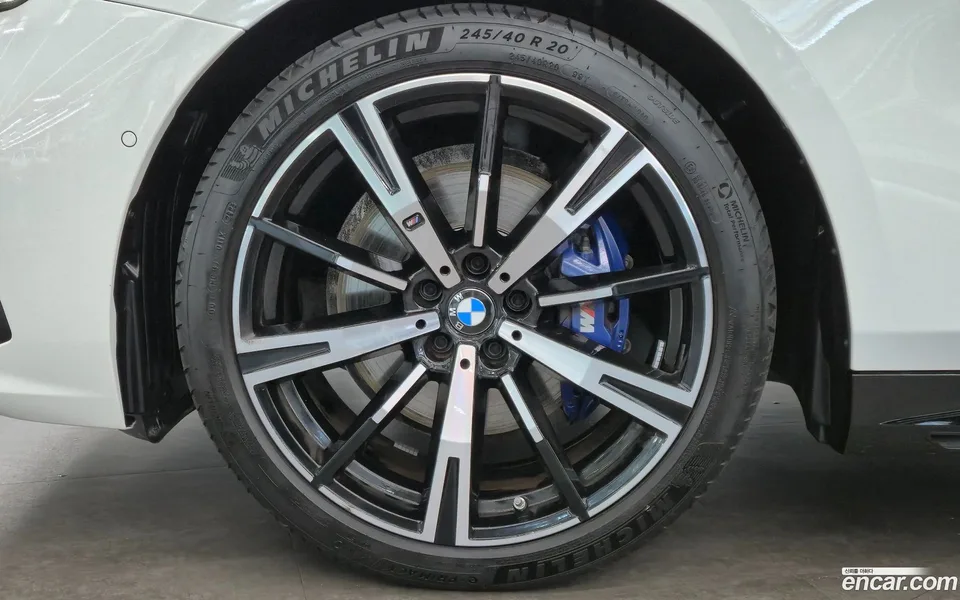 BMW 5 Series 530i xDrive M 2024 — thumbnail 2