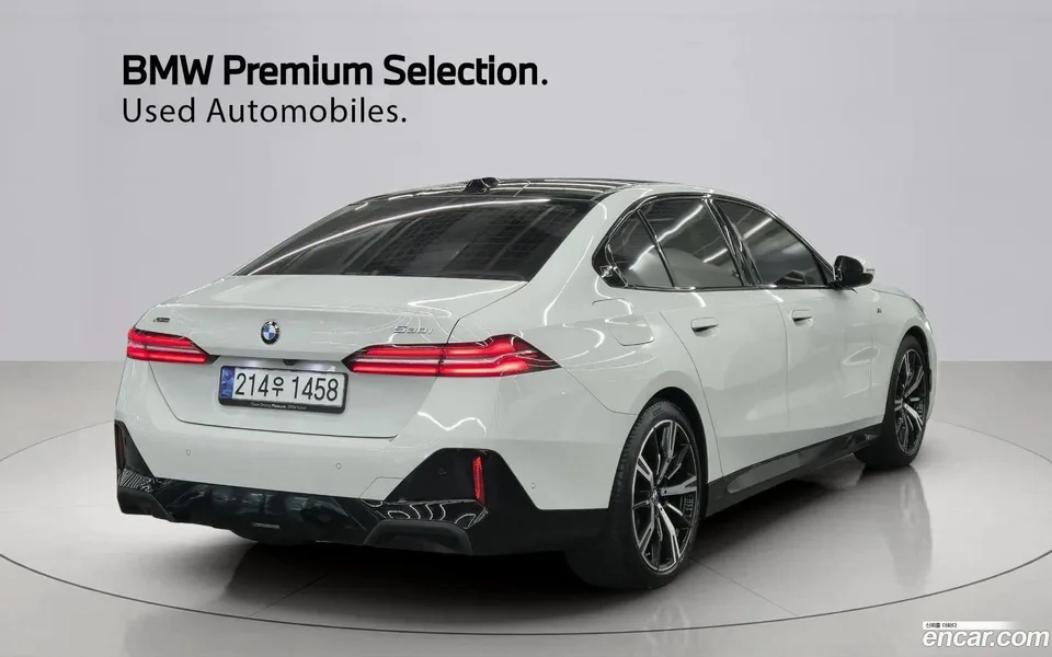 BMW 5 Series 530i xDrive M 2024 — thumbnail 3