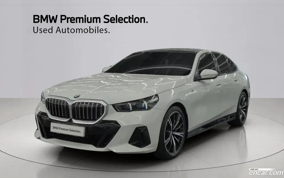 BMW 5 Series 530i xDrive M 2024 — photo 1, buy with delivery to Moscow