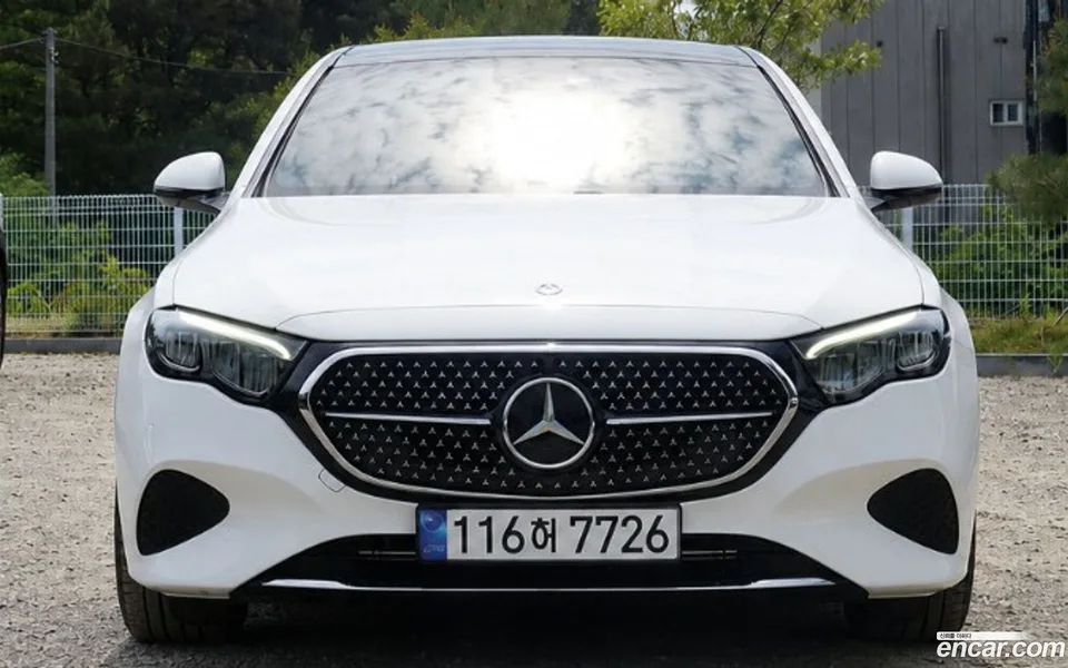 Mercedes-Benz E-Class E200 2024 — photo 1, buy with delivery to Moscow