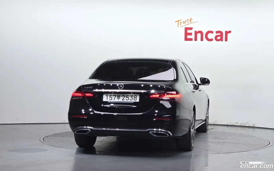 Mercedes-Benz E-Class E250 2022 — thumbnail 4