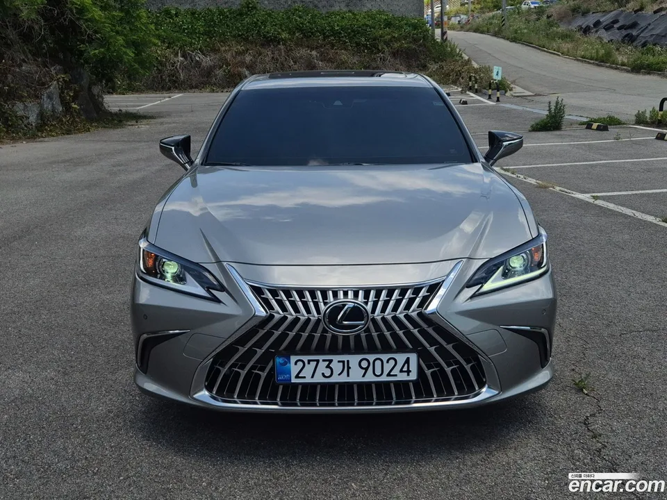 Lexus ES 300h 2026 — thumbnail 3