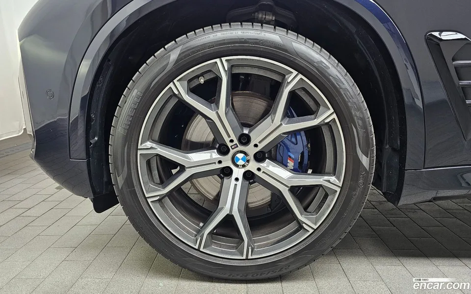 BMW X5 xDrive 40i M 2025 — миниатюра 2