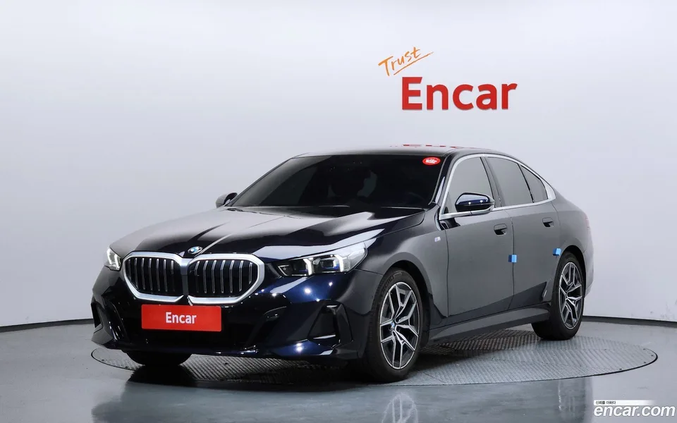 BMW 5 Series 520i M 2024 — photo 1, buy with delivery to Moscow
