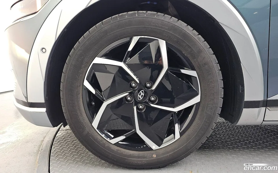 Hyundai Ioniq 5 2022 — thumbnail 2