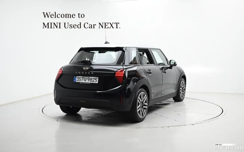 MINI Cooper C 5 2026 — миниатюра 2