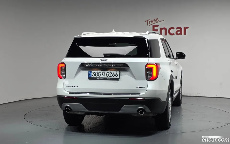 Ford Explorer 2.3 4WD 2023 — миниатюра 4