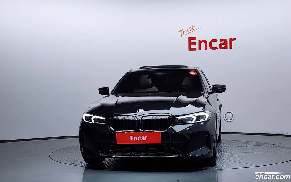 BMW 3 Series 320i M 2024 — thumbnail 3