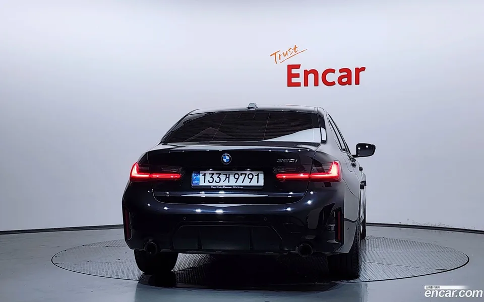 BMW 3 Series 320i M 2024 — thumbnail 4