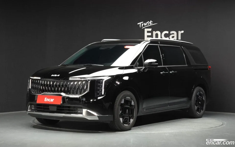 Kia Carnival 7 2024 — photo 1, buy with delivery to Moscow