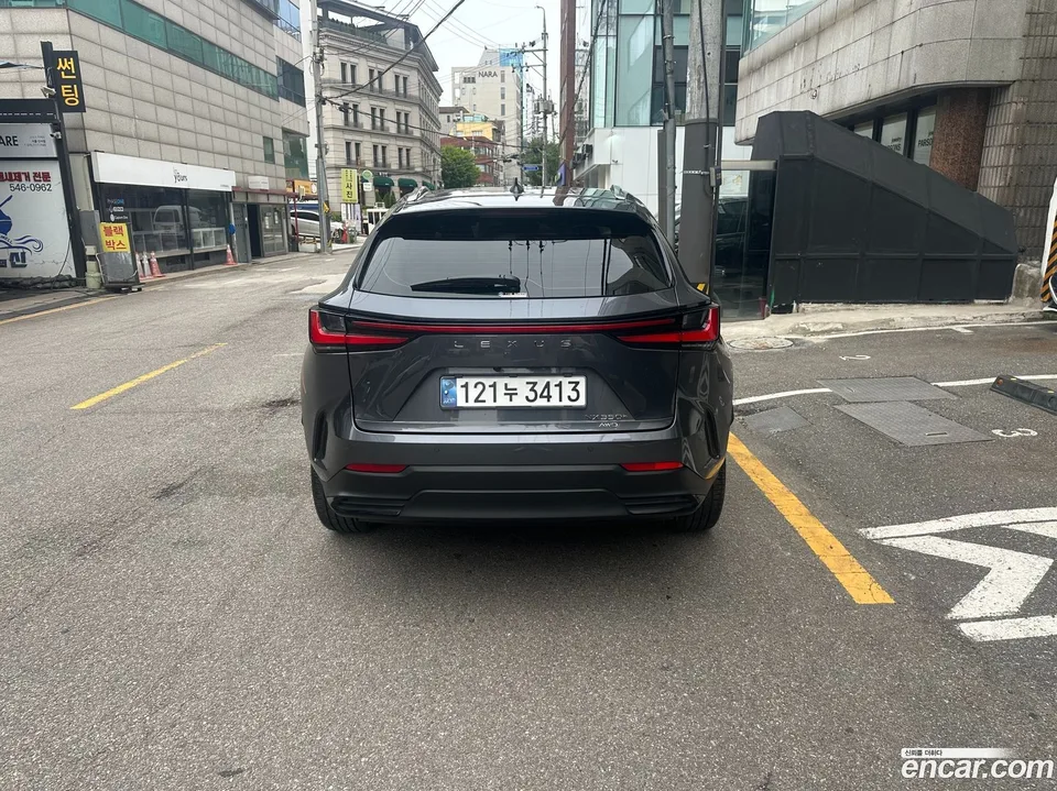 Lexus NX 350h 2024 — thumbnail 4