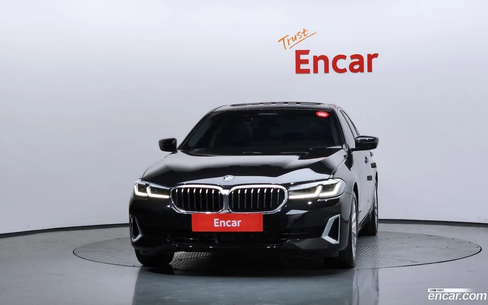 BMW 5 Series 530i 2022 — миниатюра 3