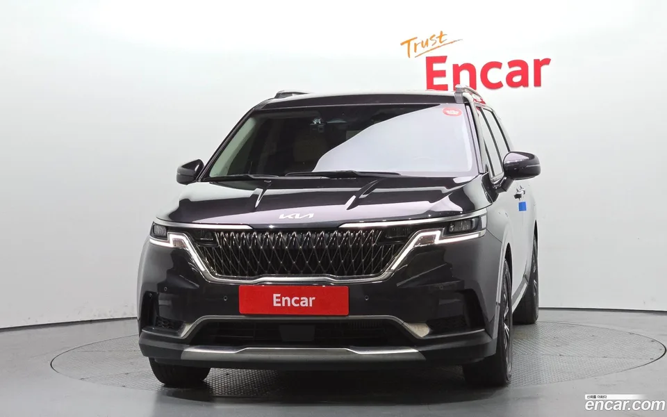 Kia Carnival 9 2023 — thumbnail 3