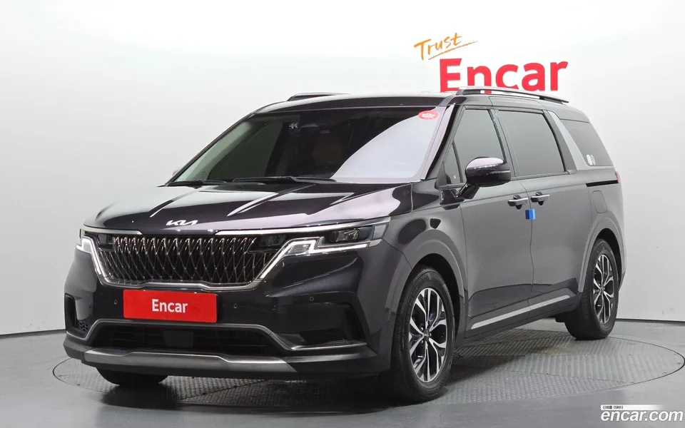Kia Carnival 9 2023 — photo 1, buy with delivery to Moscow