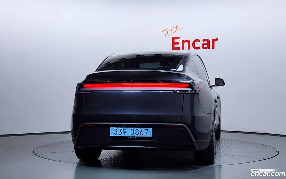 Tesla Model Y RWD 2025 — thumbnail 4