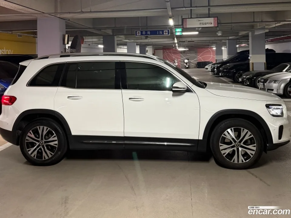 Mercedes-Benz GLB-Class GLB200 d 2023 — thumbnail 3
