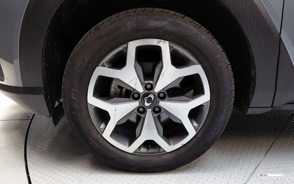 KG Mobility Torres 1.5 2WD 2023 — thumbnail 2