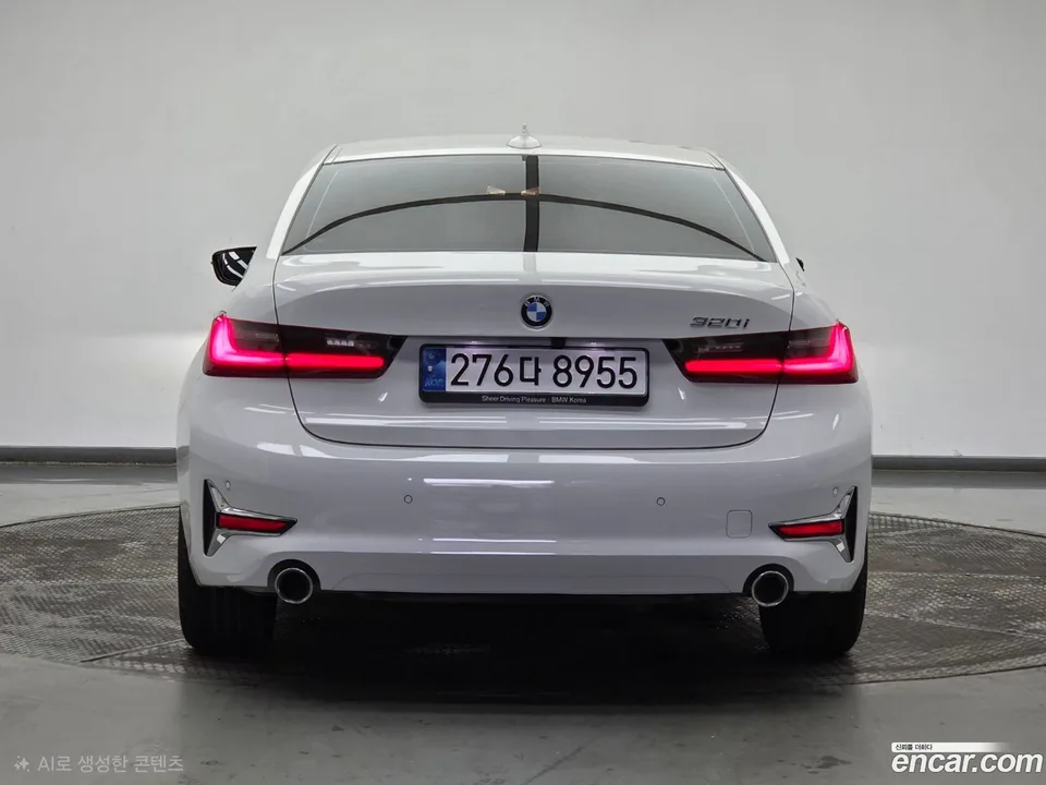 BMW 3 Series 320i 2022 — thumbnail 4
