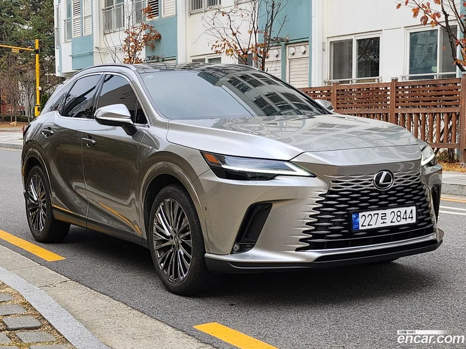 Lexus RX 350h 2023 — thumbnail 3
