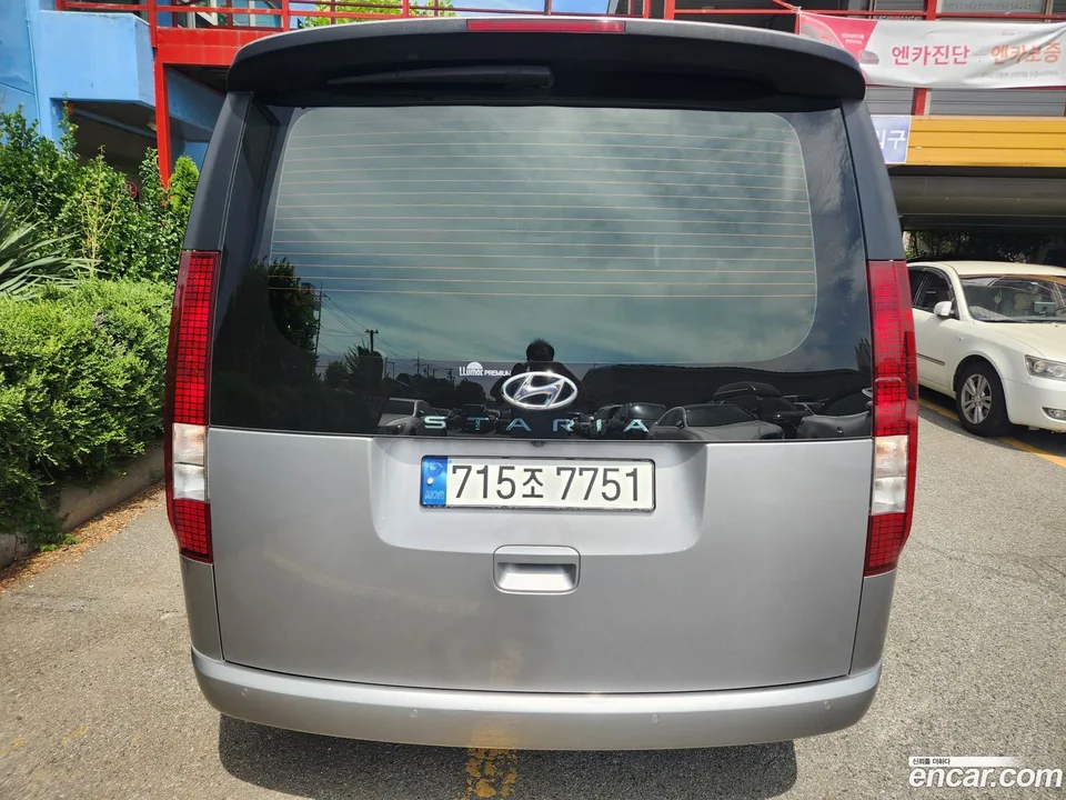 Hyundai Staria 11 2023 — thumbnail 4