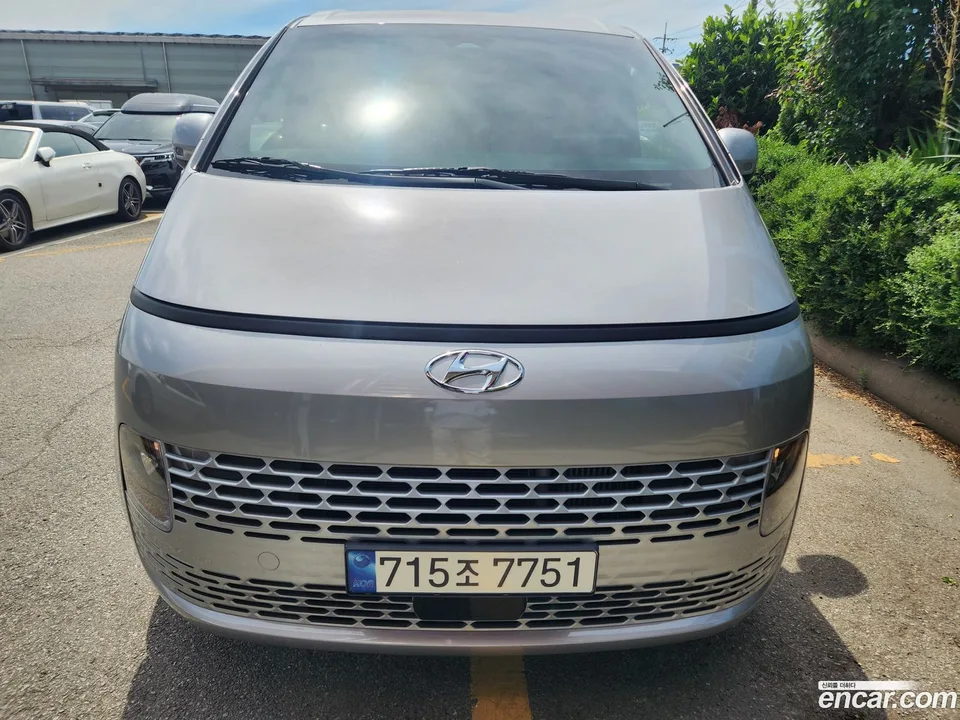 Hyundai Staria 11 2023 — photo 1, buy with delivery to Moscow