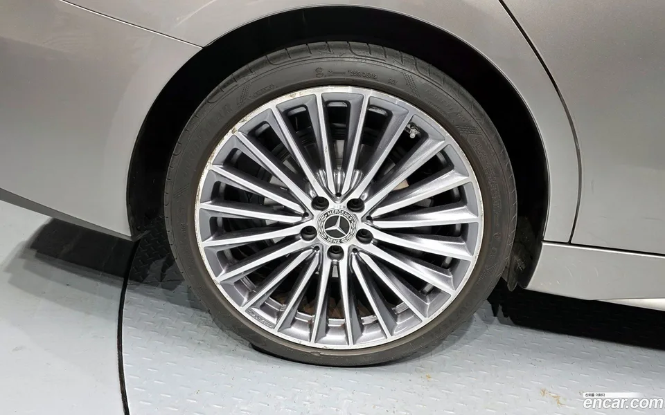 Mercedes-Benz C-Class C300 AMG Line 2022 — thumbnail 5