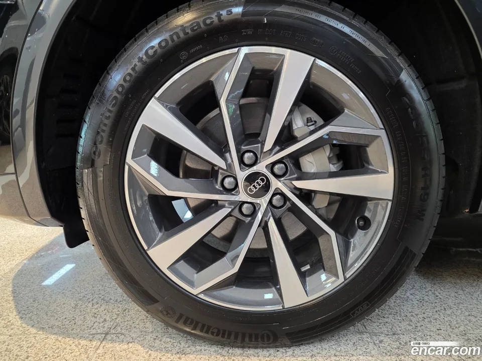 Audi Q5 45 TFSI 2023 — thumbnail 2