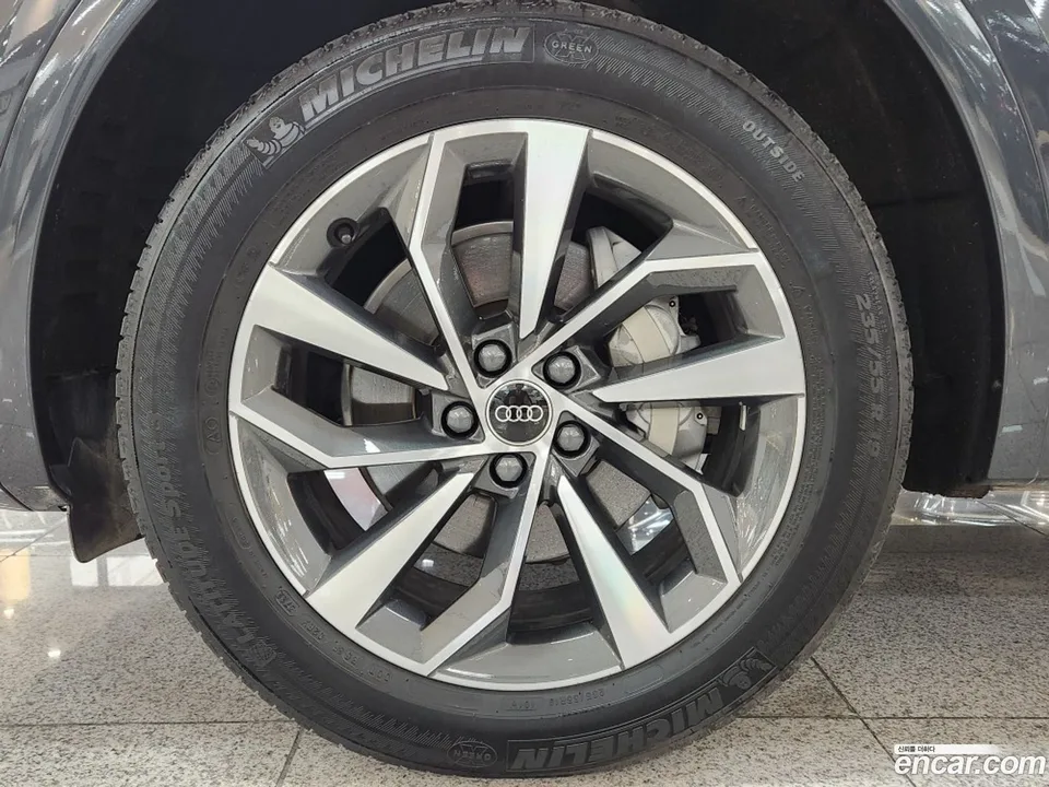 Audi Q5 45 TFSI 2023 — thumbnail 2