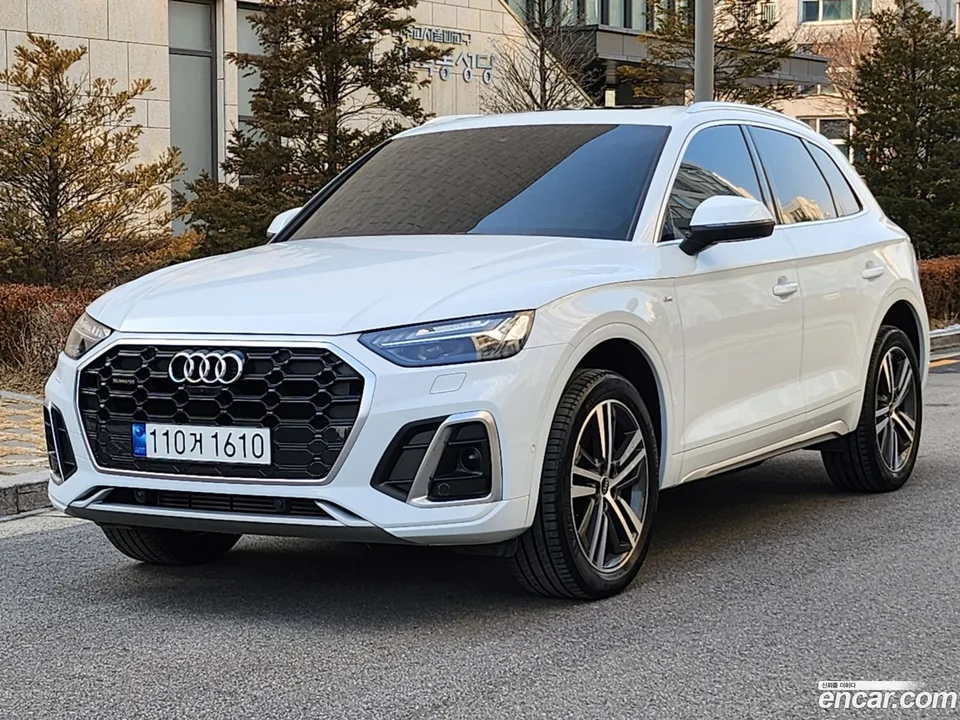 Audi Q5 45 TFSI 2022 — photo 1, buy with delivery to Moscow