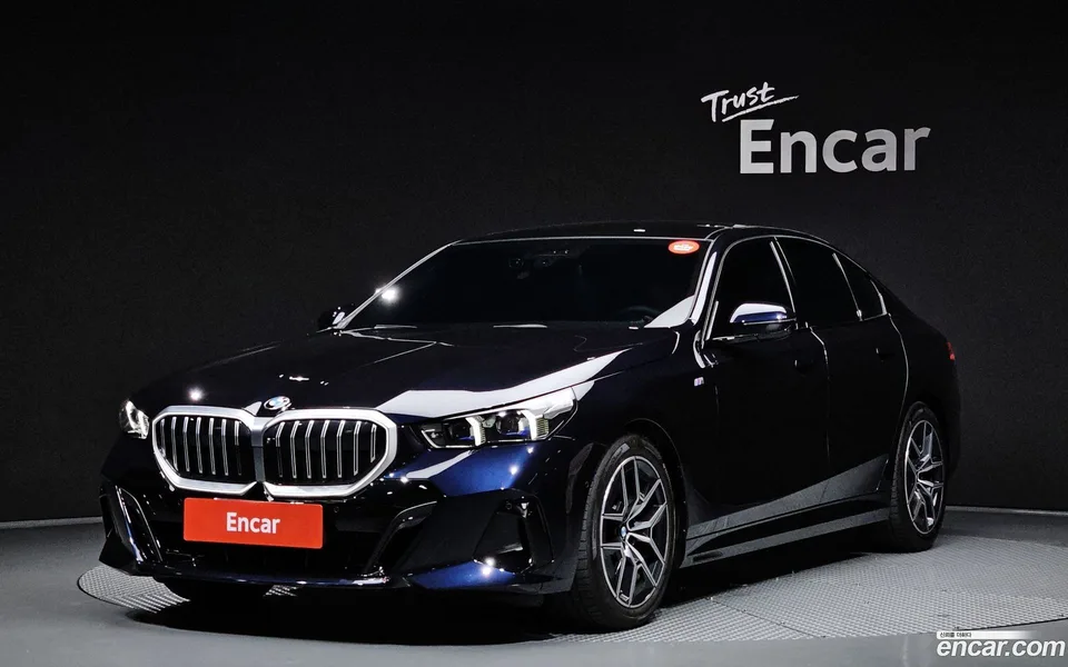 BMW 5 Series 520i M 2024 — photo 1, buy with delivery to Moscow