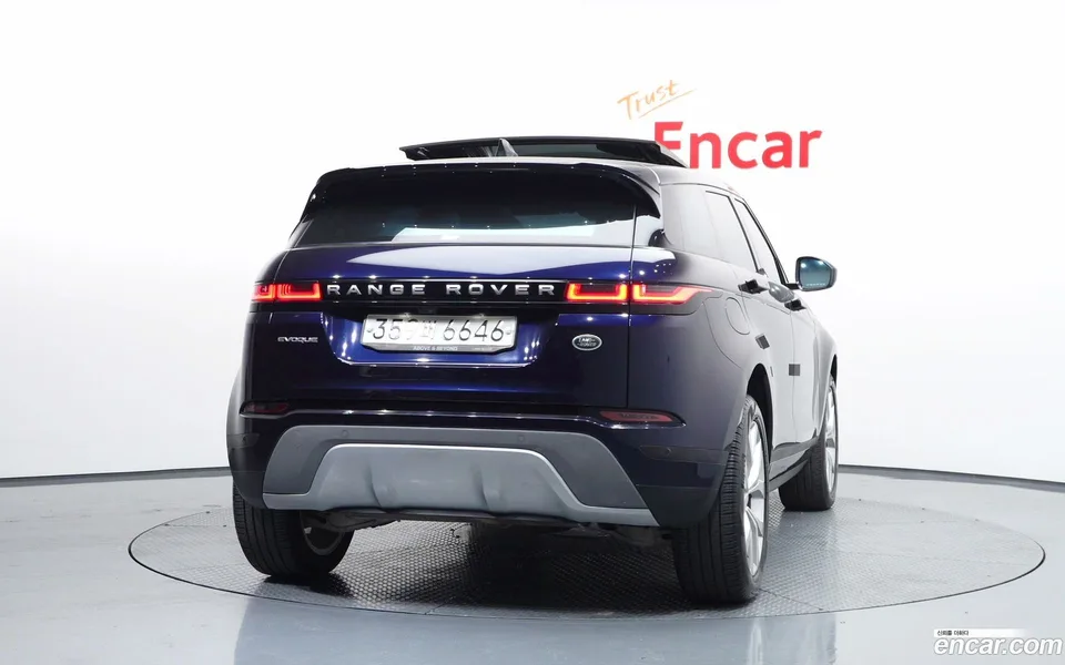 Land Rover Range Rover Evoque P250 SE 2022 — thumbnail 4