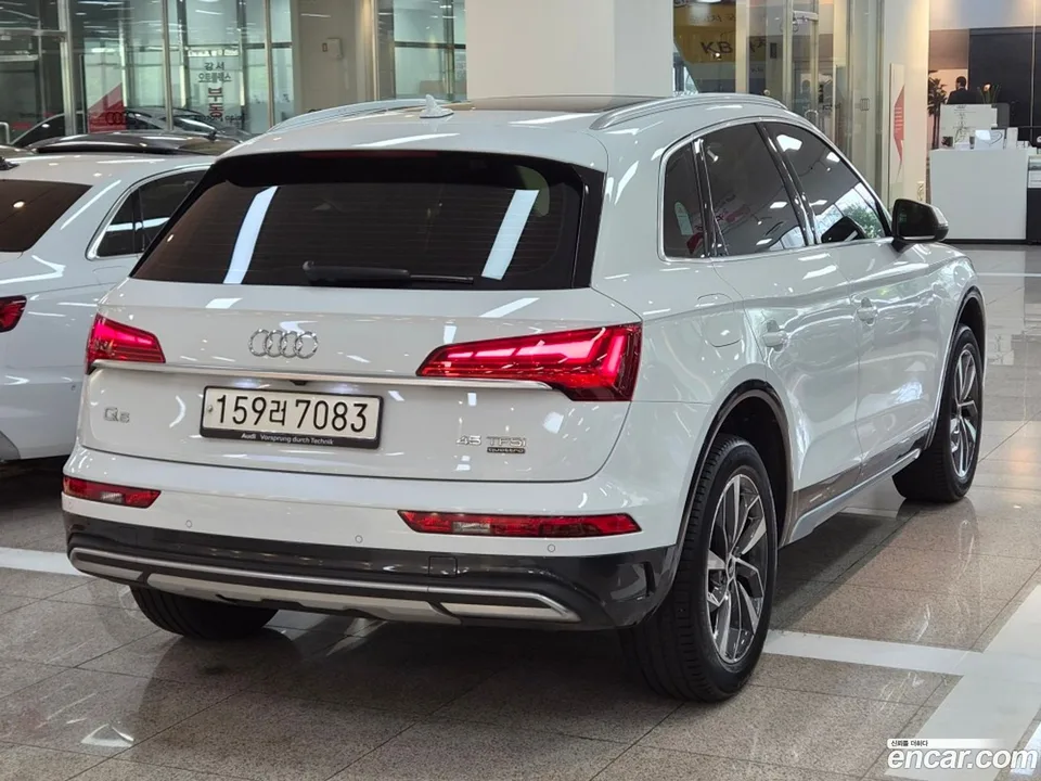 Audi Q5 45 TFSI 2024 — thumbnail 2
