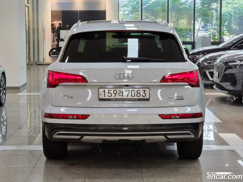 Audi Q5 45 TFSI 2024 — thumbnail 4