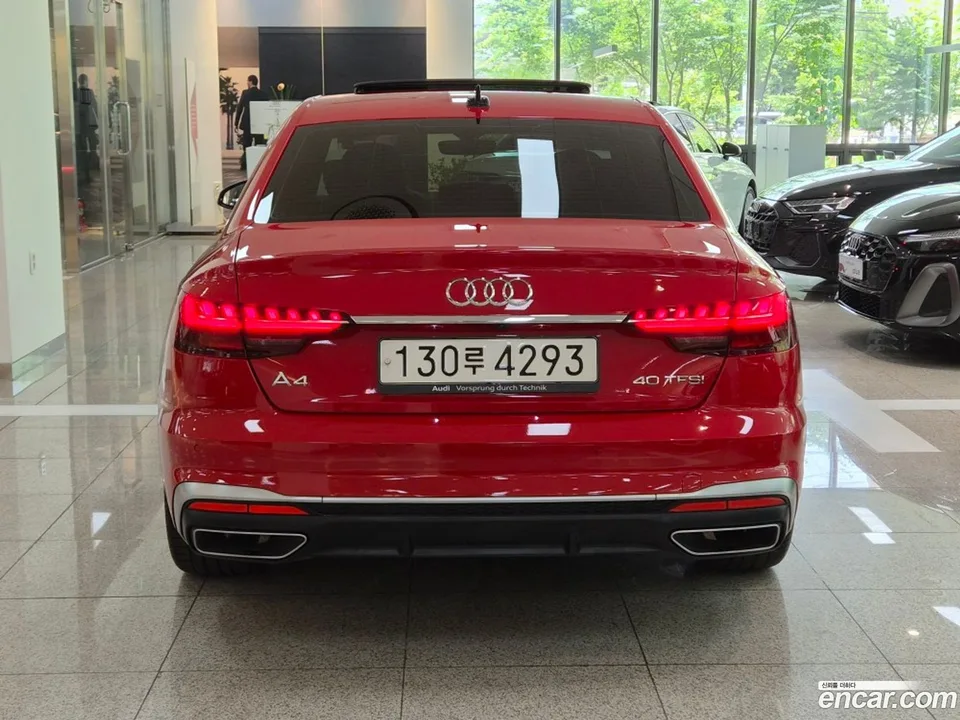 Audi A4 40 TFSI 2023 — thumbnail 4