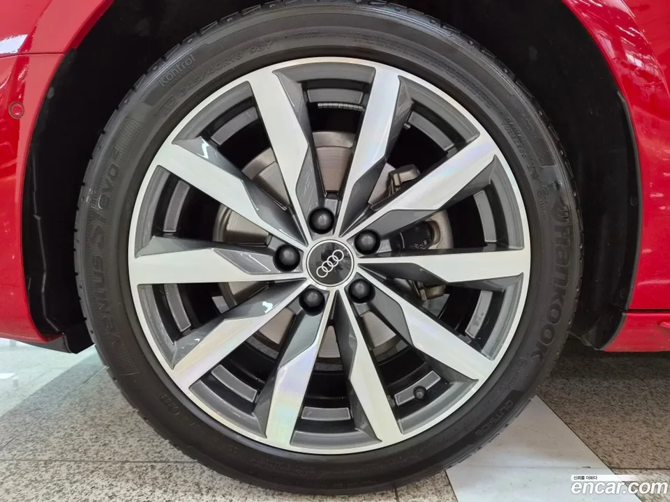 Audi A4 40 TFSI 2023 — thumbnail 5