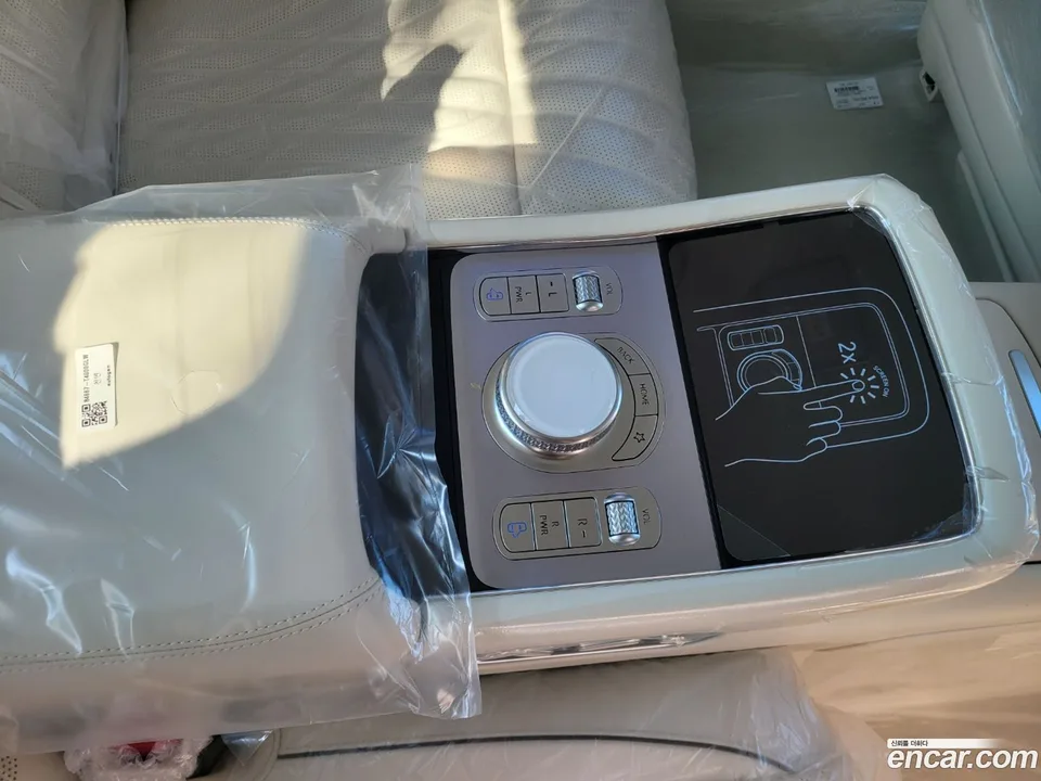 Genesis G90 3.5 AWD 2025 — photo 1, buy with delivery to Moscow