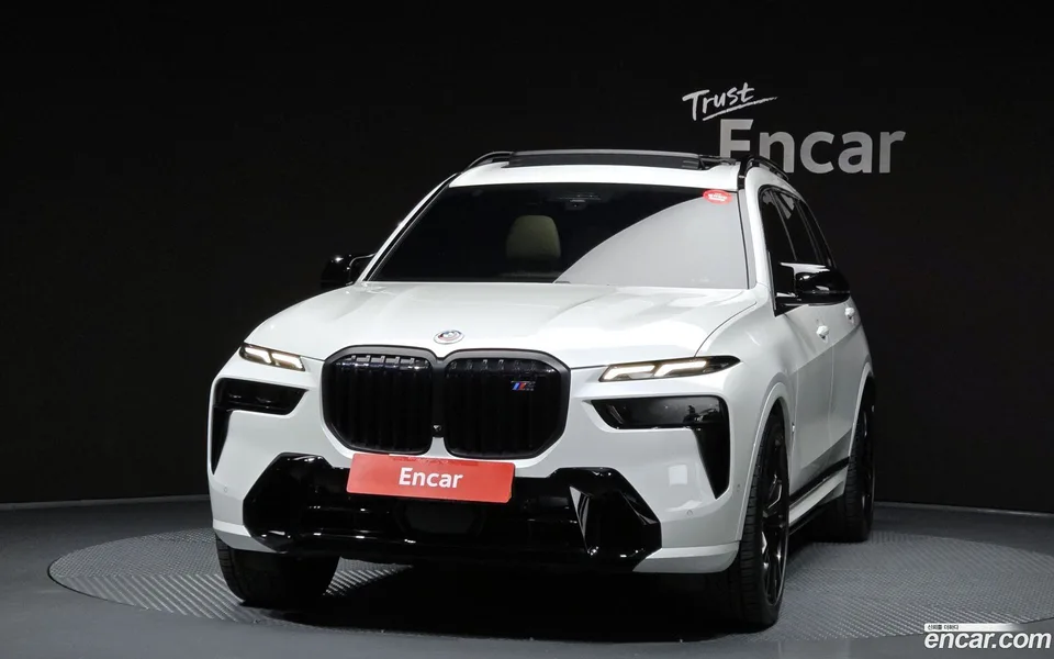 BMW X7 M60i xDrive M 6 2023 — thumbnail 3
