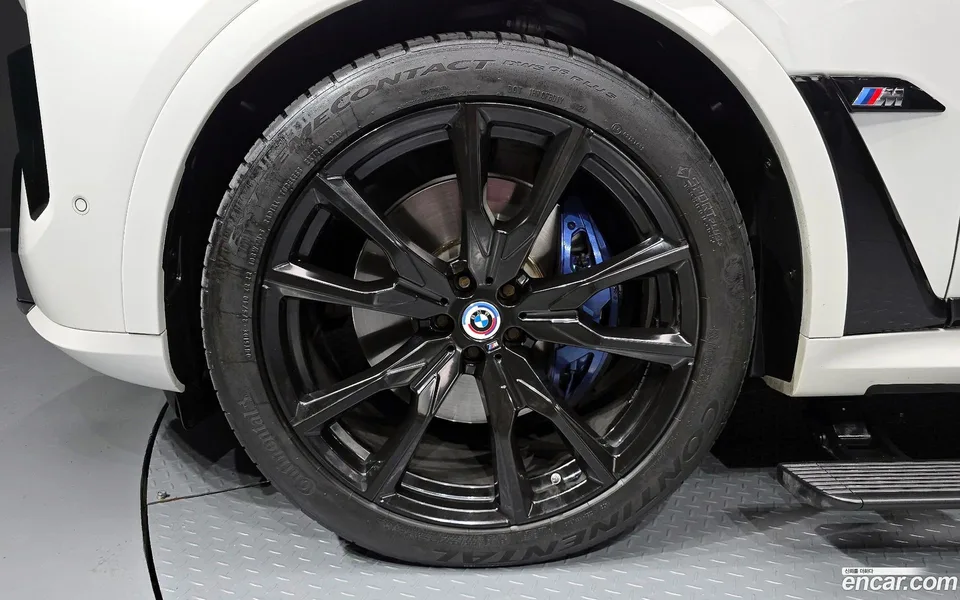 BMW X7 M60i xDrive M 6 2023 — thumbnail 5